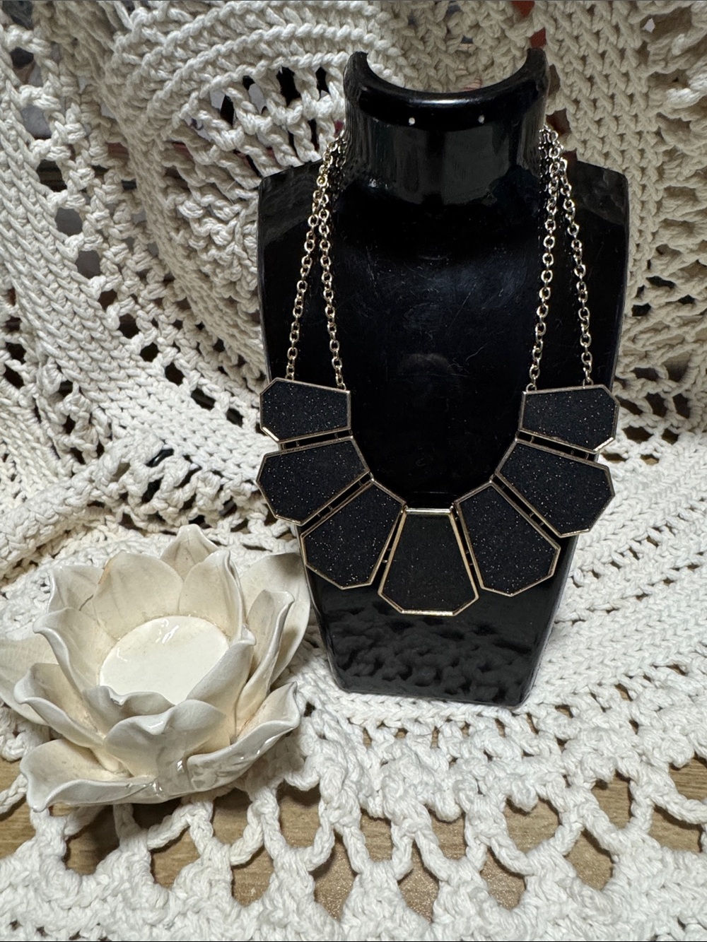 Black Geometric Statement Necklace - Women Jewelry